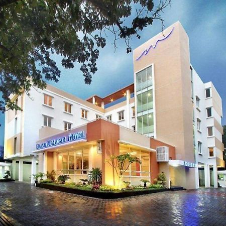 Urbanview Hotel Grand Malabar Бандунг Екстериор снимка